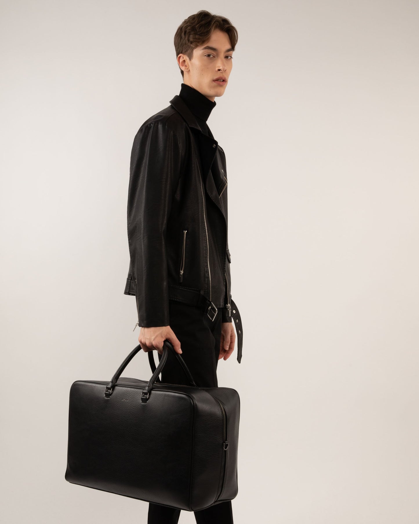 variant:: black -- cast dwell black
