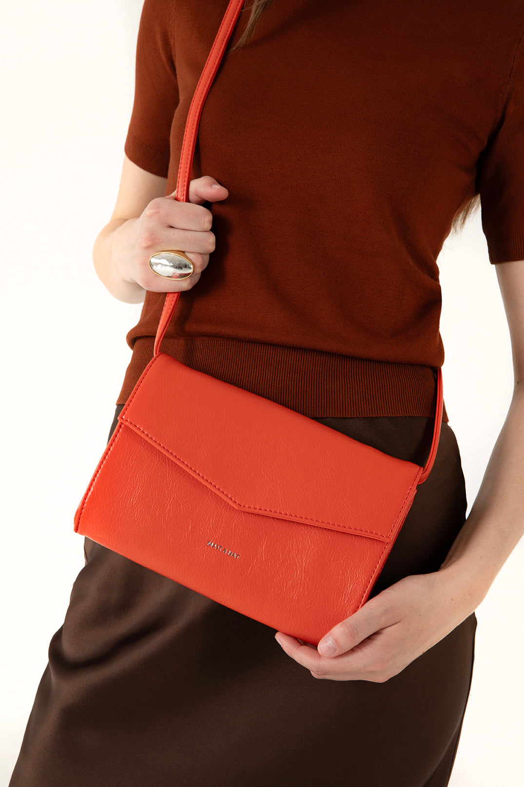 LILIAN Vegan Clutch – Theme