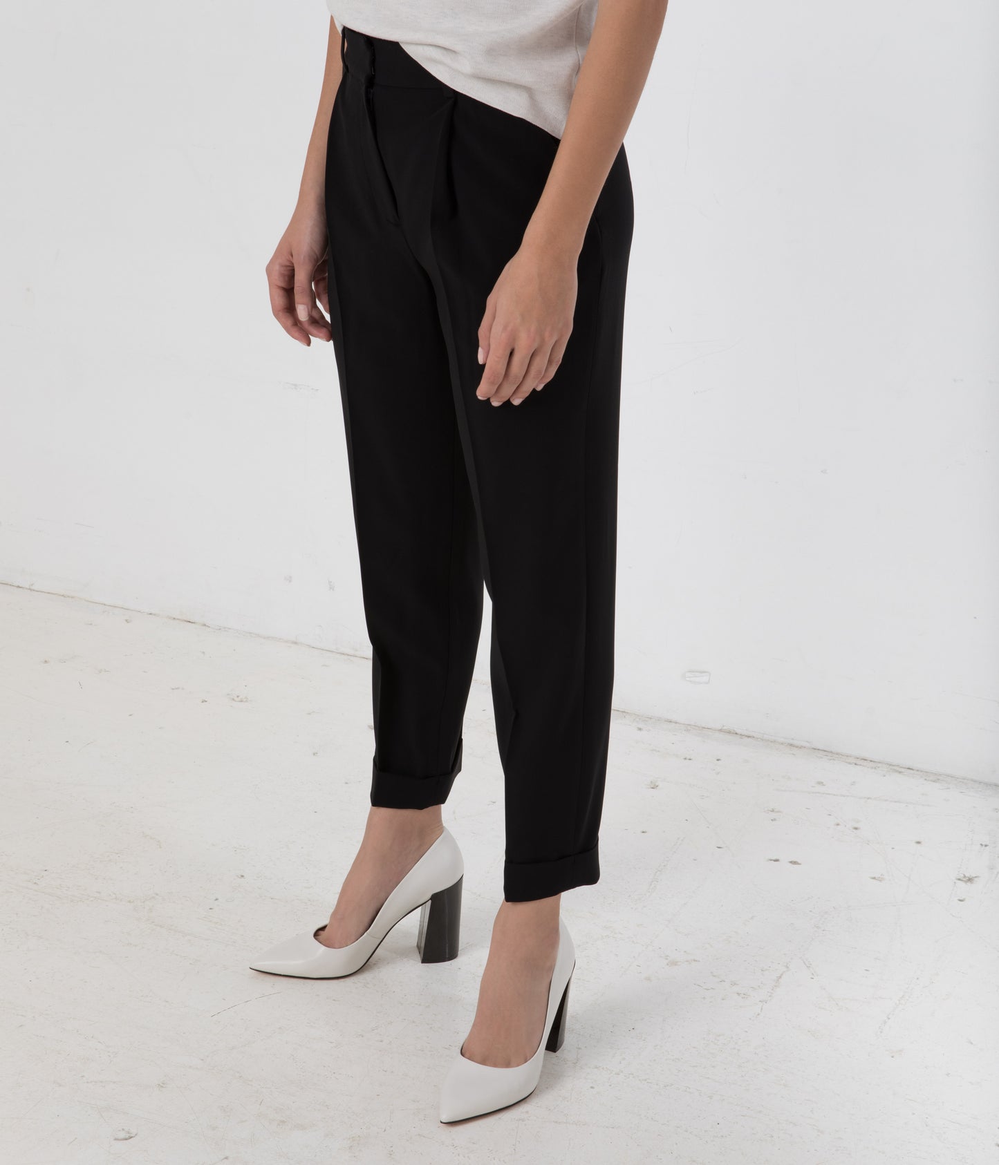 variant:: white -- Stessy vegan high heels white
