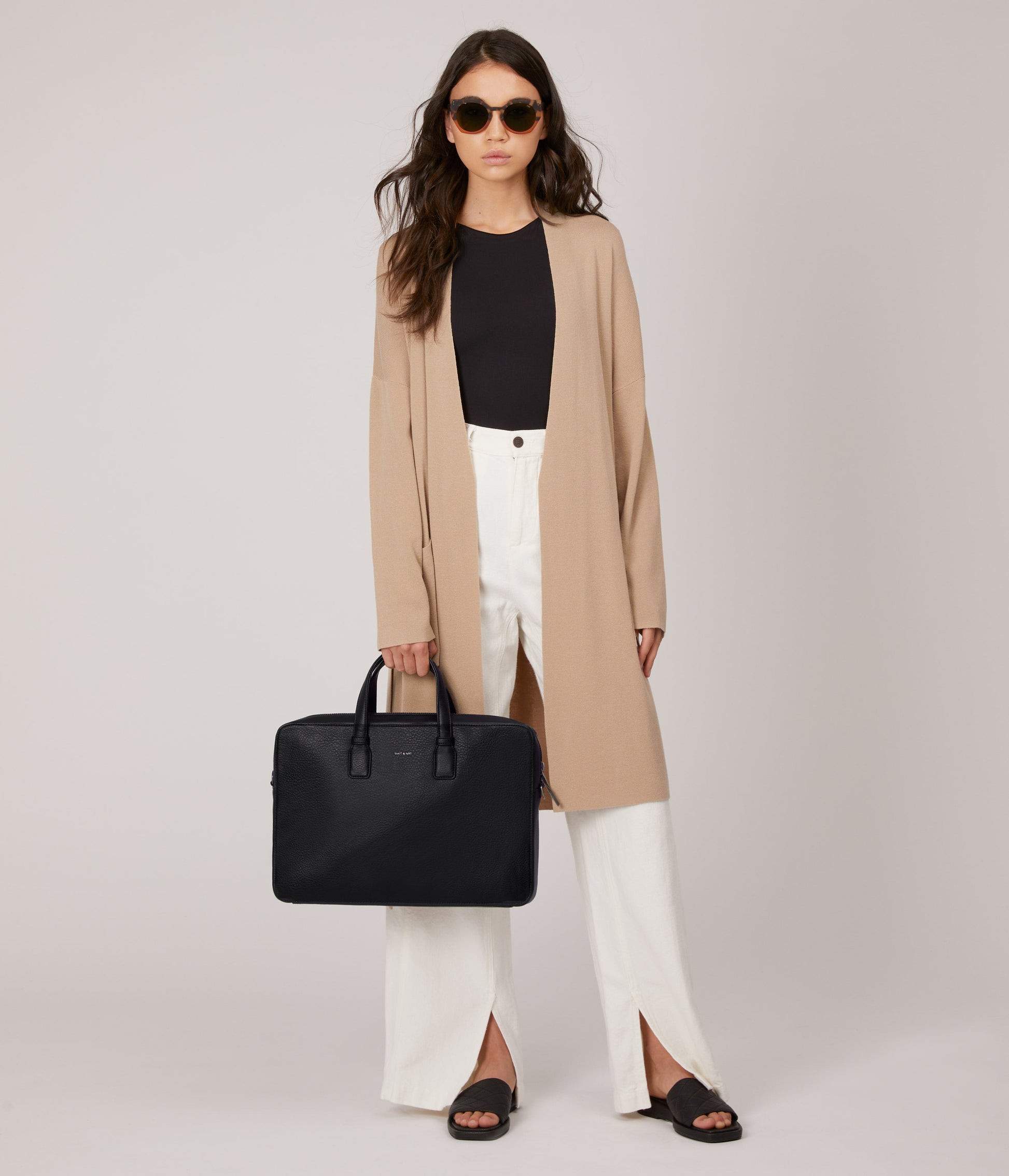 variant:: black -- belem dwell black