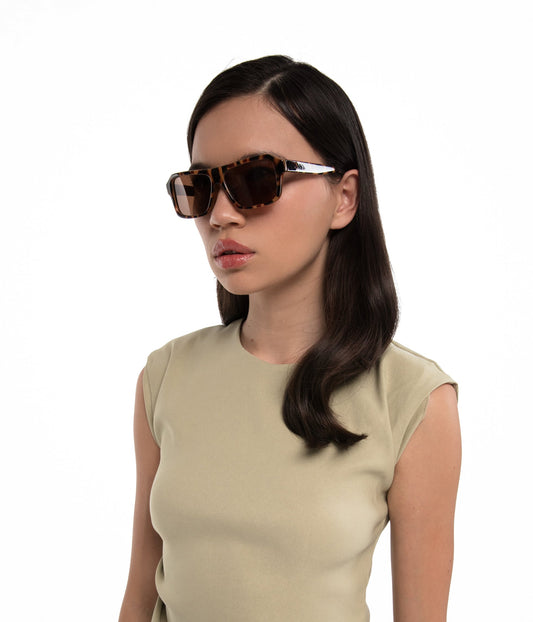 RYLEE Retro Square Sunglasses | Color: Green - variant::grnsmo